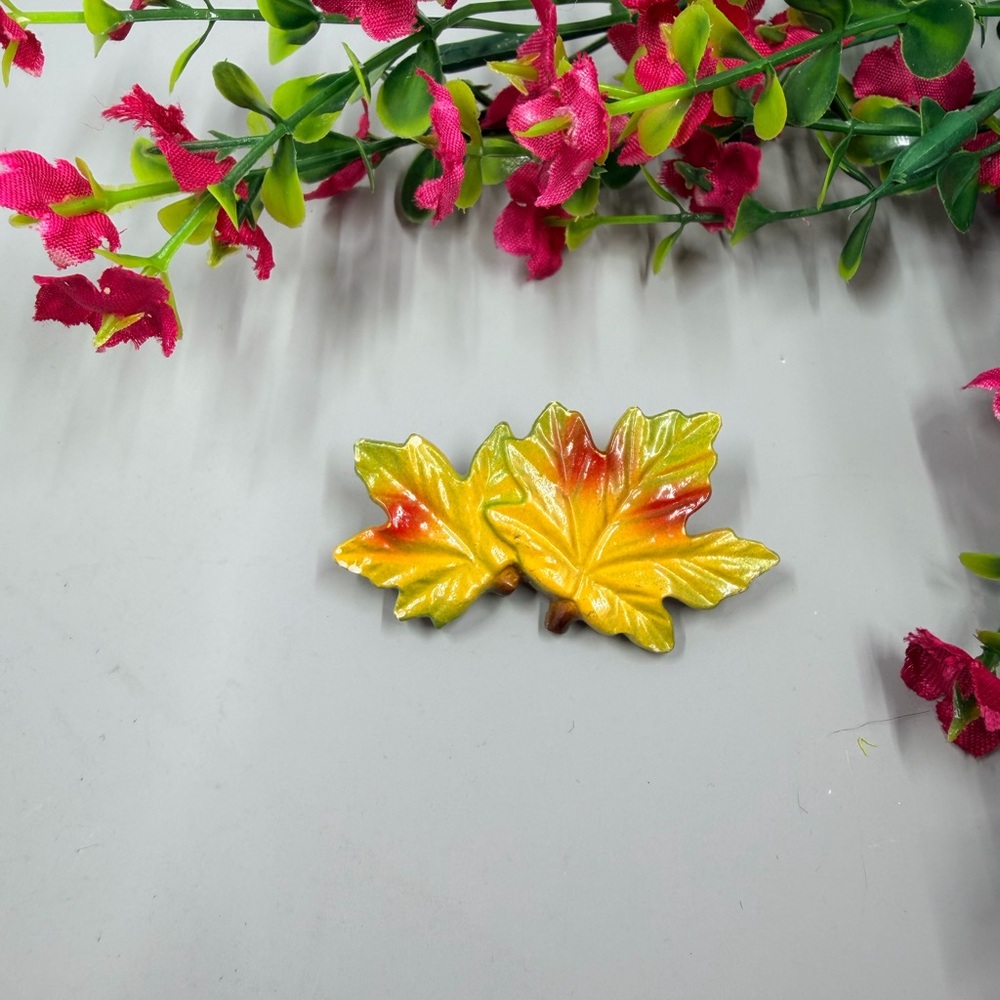 Minimalist Vintage Autumn Leaf Wooden Handmade Brooch